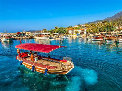 Kaş'ta Tatil: Gezilecek Yerler ve Aktiviteler